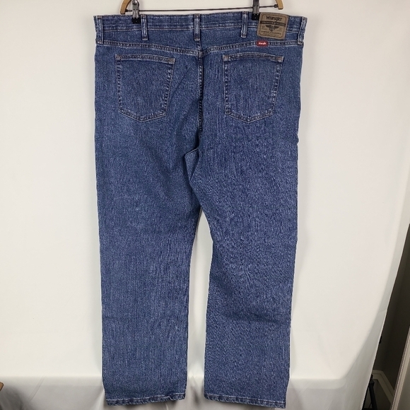 Wrangler Regular Fit Straight Leg Men's Jeans 44X30 Five Star Premium Denim NWT - Picture 4 of 5